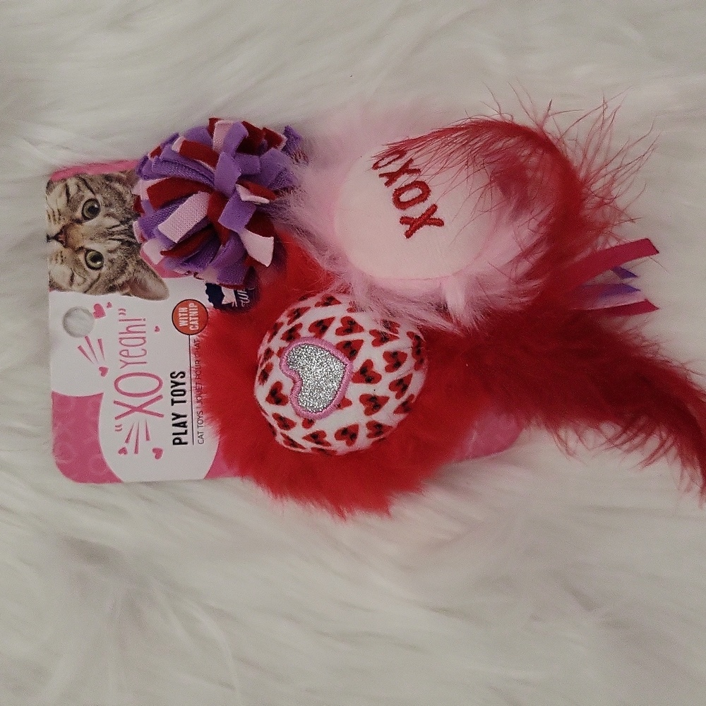 Brand New HOLIDAY INSPIRED WHISKER CITY ASSORTED CAT TOY-3CT